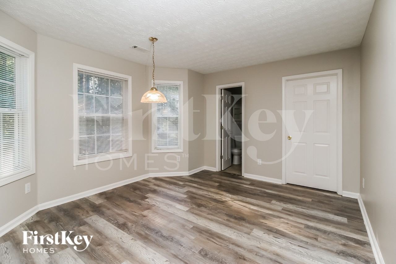 230 Trelawney Dr - Photo 6 of 19