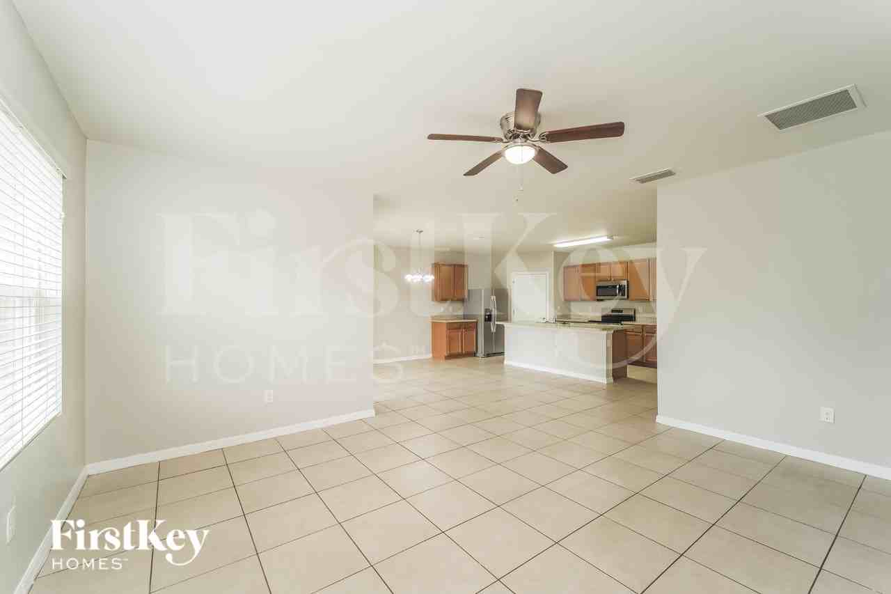 220 Se 14th Ter - Photo 2 of 20