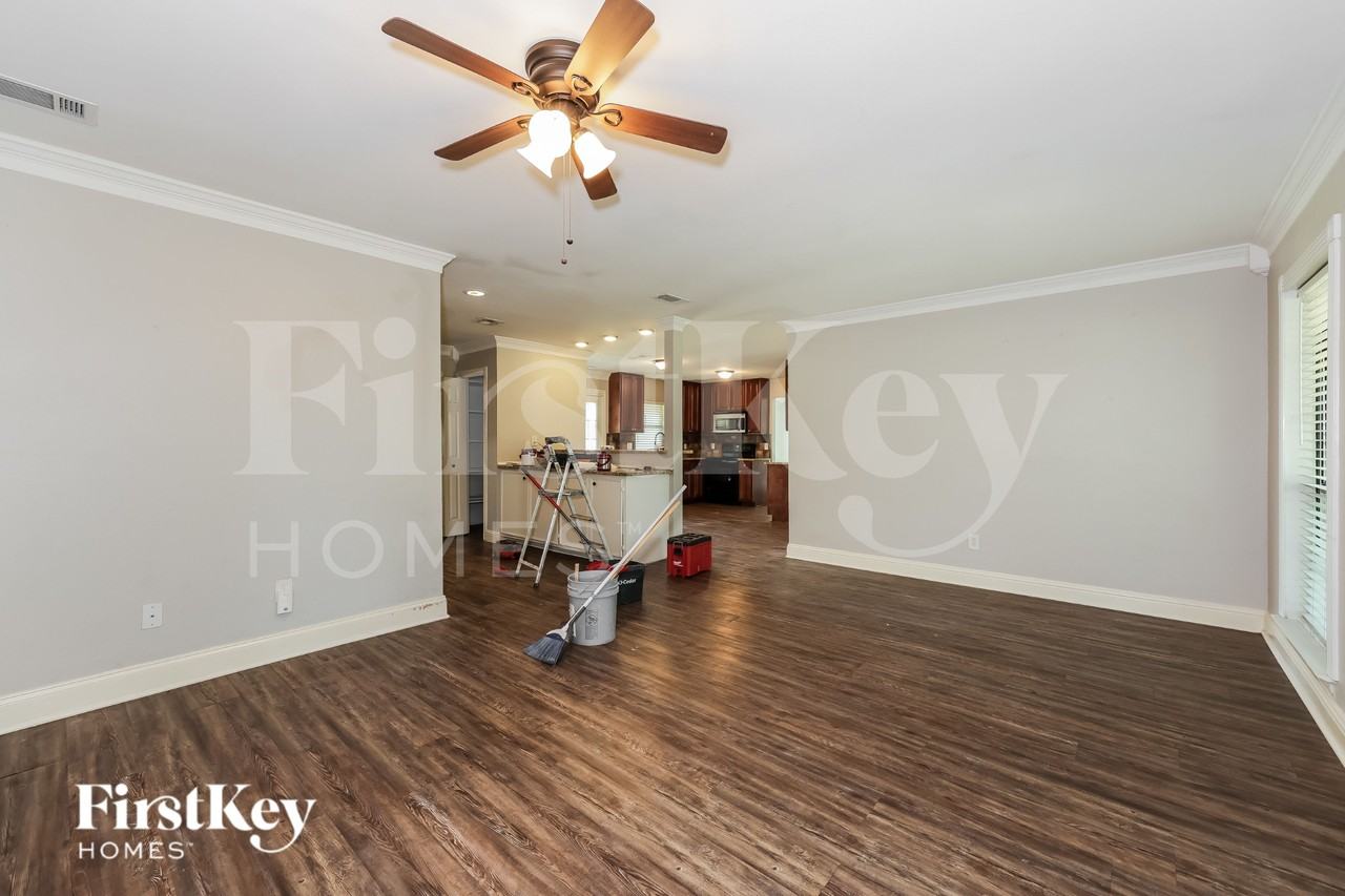 213 Ripplewood Dr - Photo 3 of 16