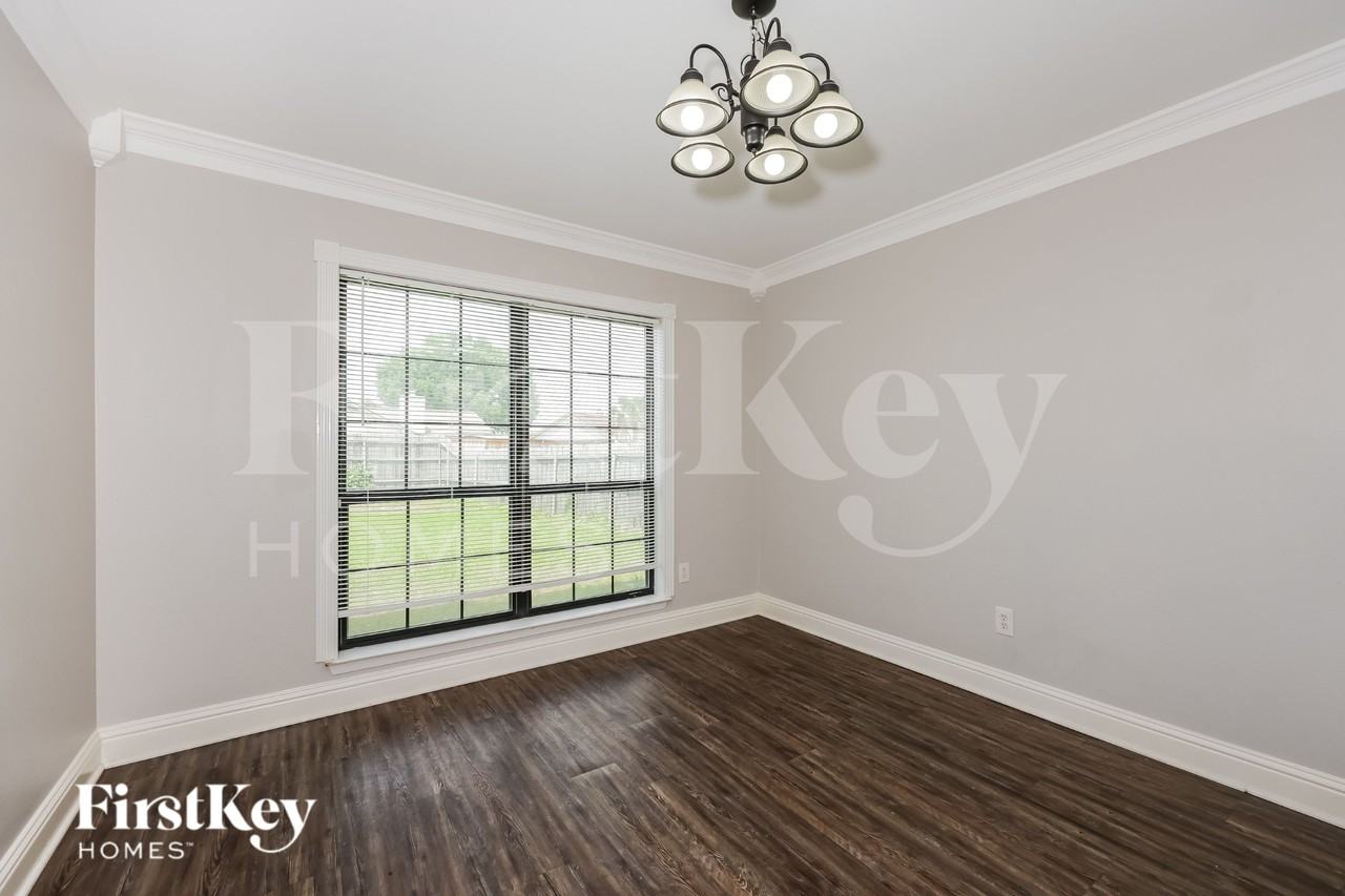 213 Ripplewood Dr - Photo 5 of 16