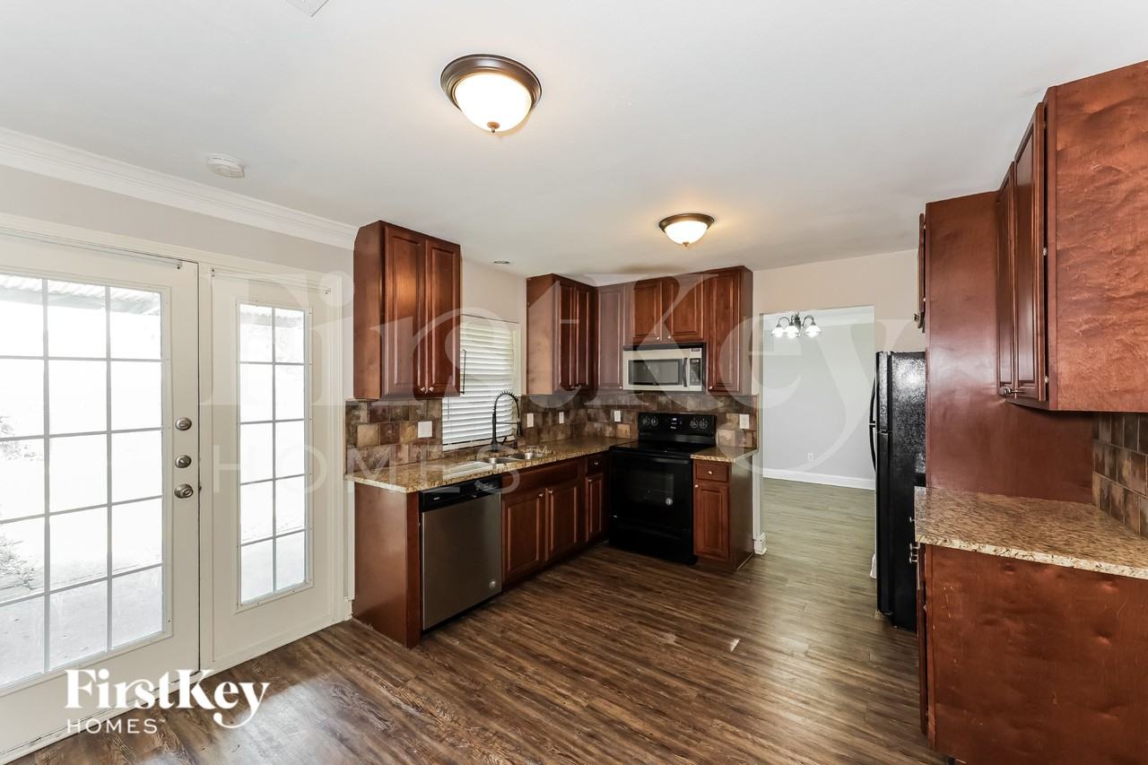 213 Ripplewood Dr - Photo 6 of 16