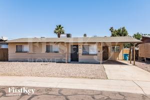featured image of 2114 W Sunnyside Ave