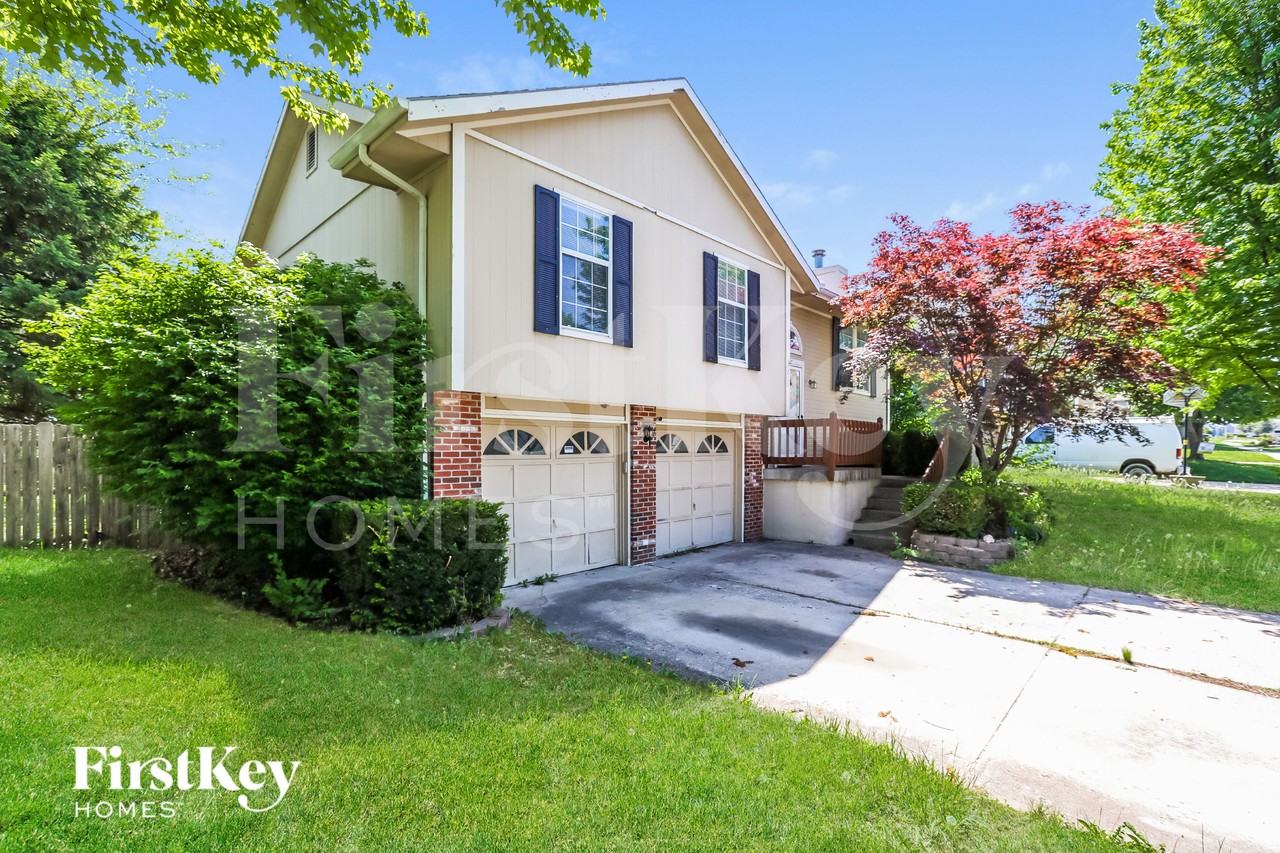 211 Apple Blossom Ln - Photo 2 of 15