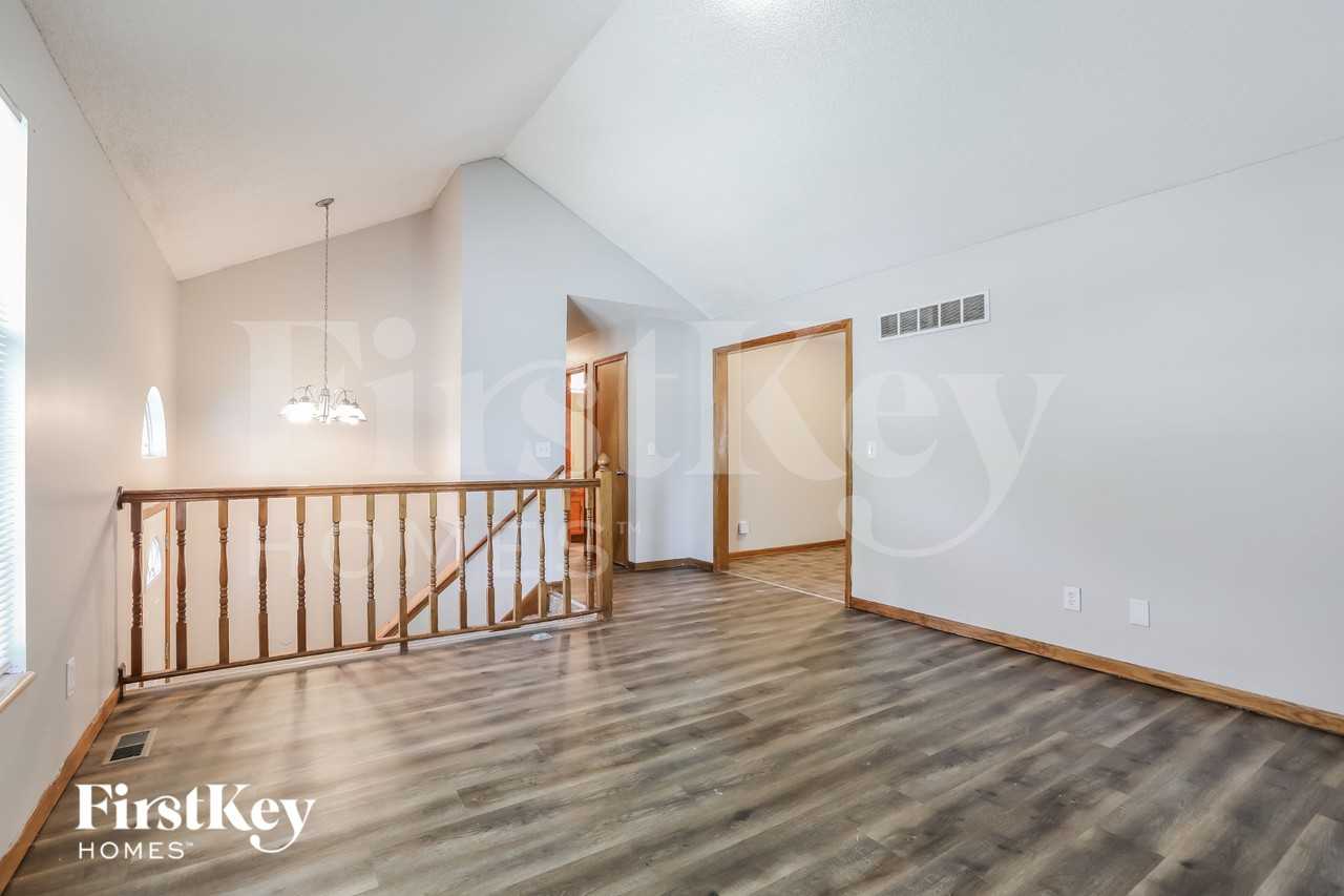 211 Apple Blossom Ln - Photo 3 of 15