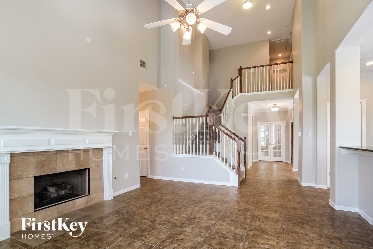 20746 Oakhurst Trails Dr - Photo 4 of 16