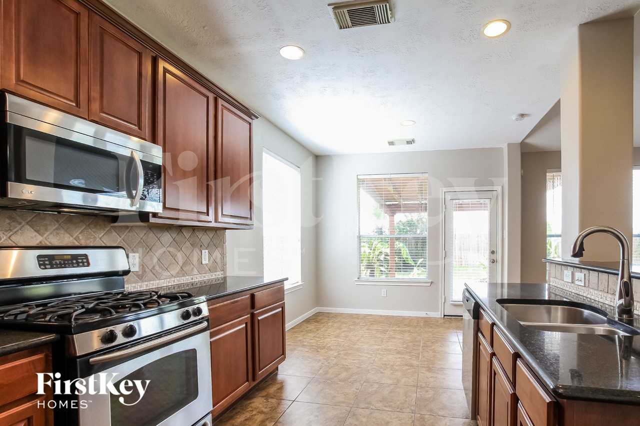 20746 Oakhurst Trails Dr - Photo 7 of 16