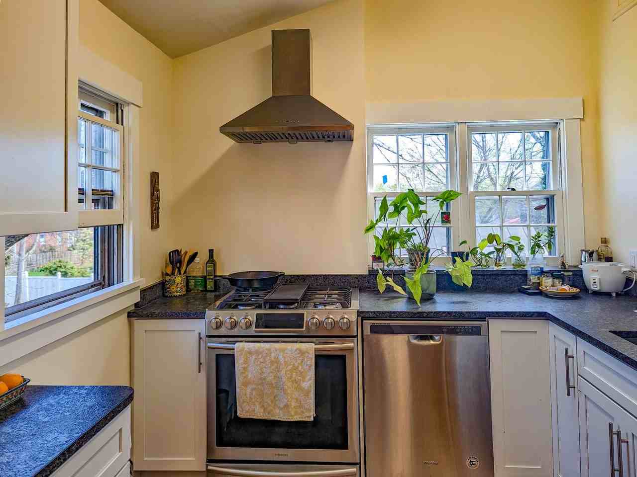 128 Goodman St #B - Photo 3 of 12