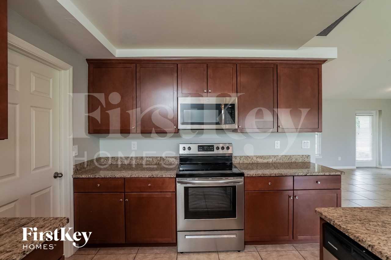 1719 Nwln - Photo 6 of 16