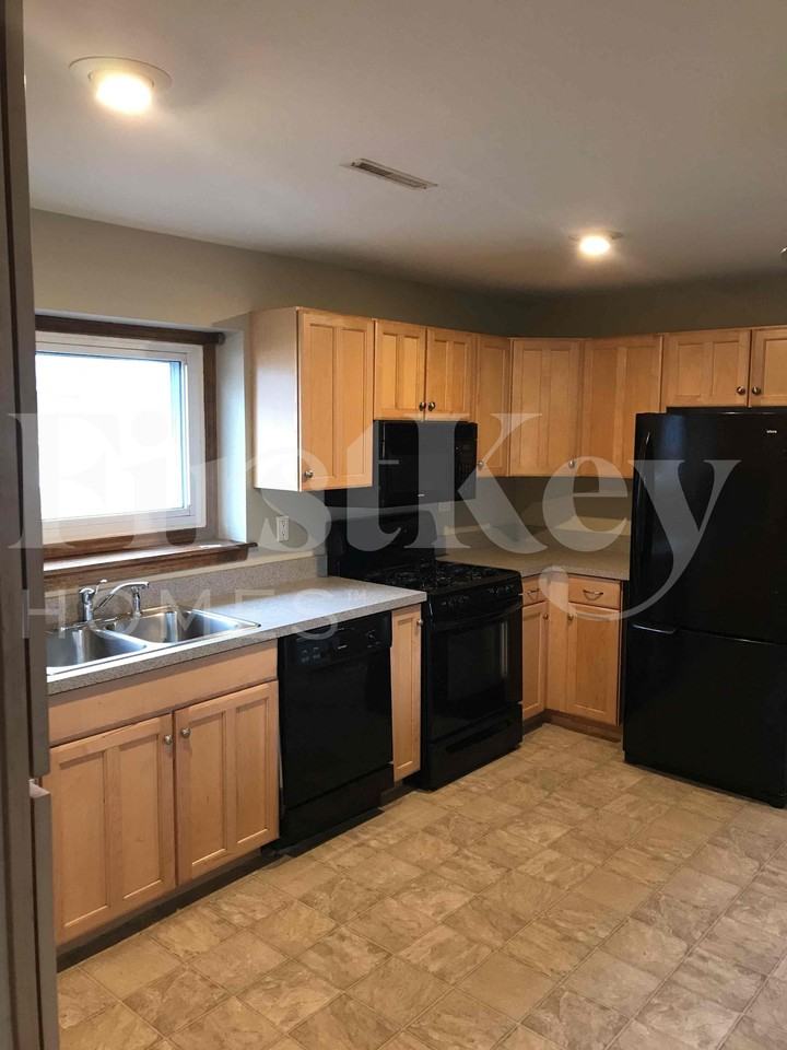 155 Berkshire Dr - Photo 6 of 31