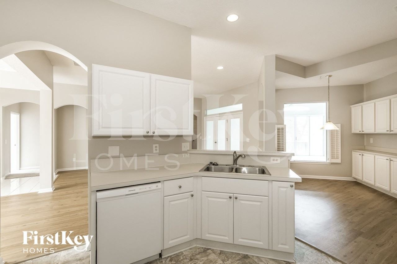 1528 Walnut Creek Dr - Photo 6 of 15