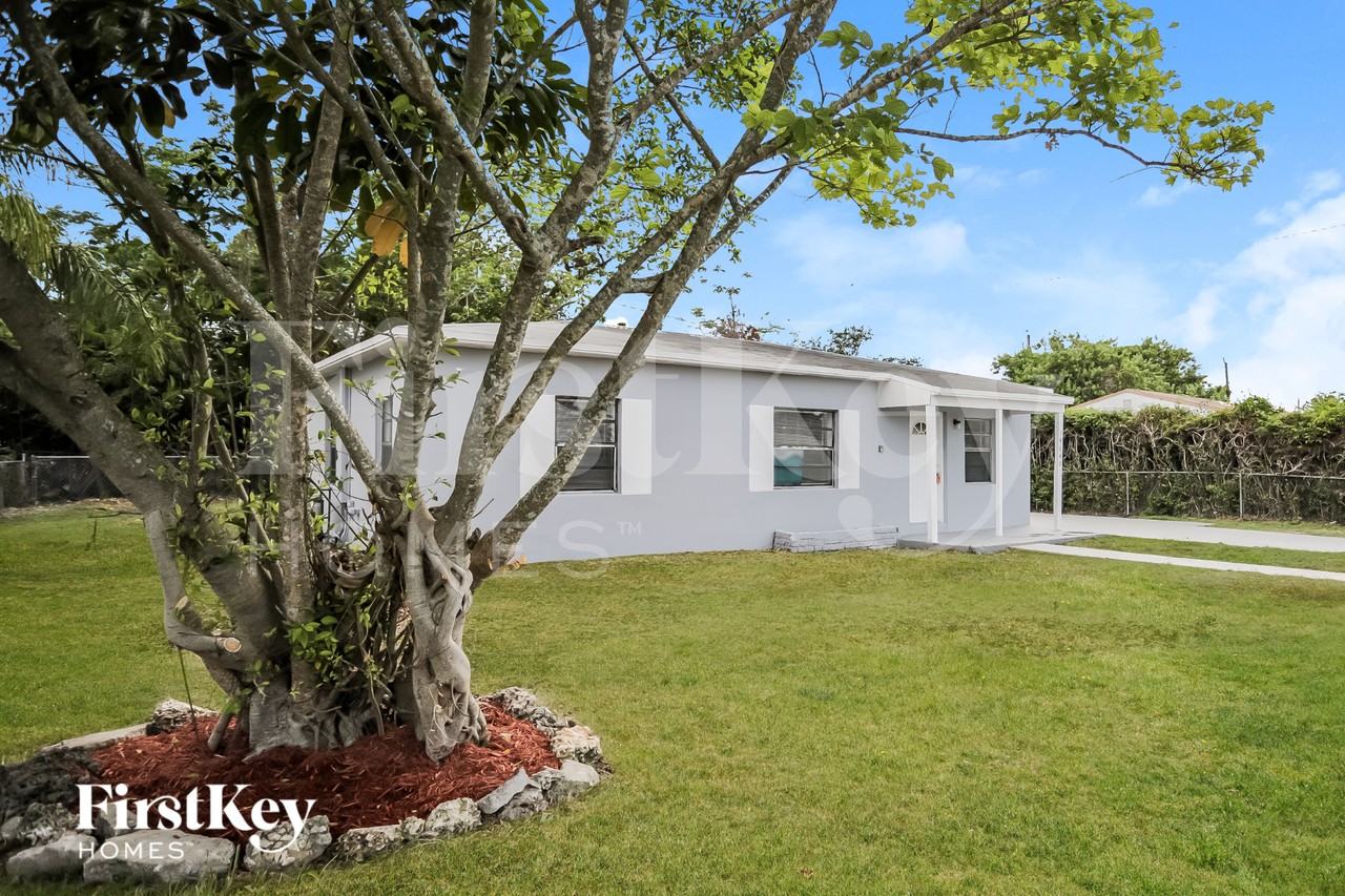 14640 Tyler St - Photo 2 of 16