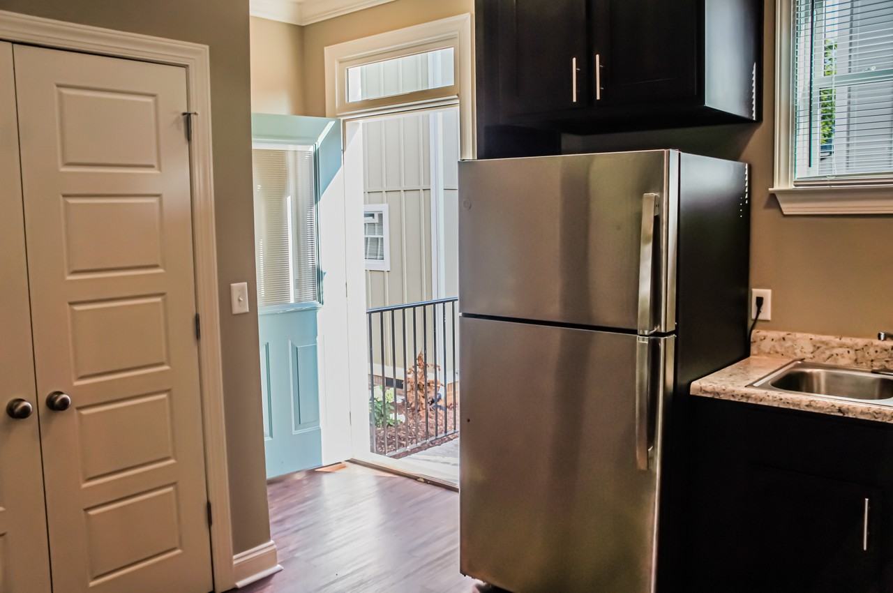 913 E Martin Luther King Blvd #937 - Photo 2 of 14