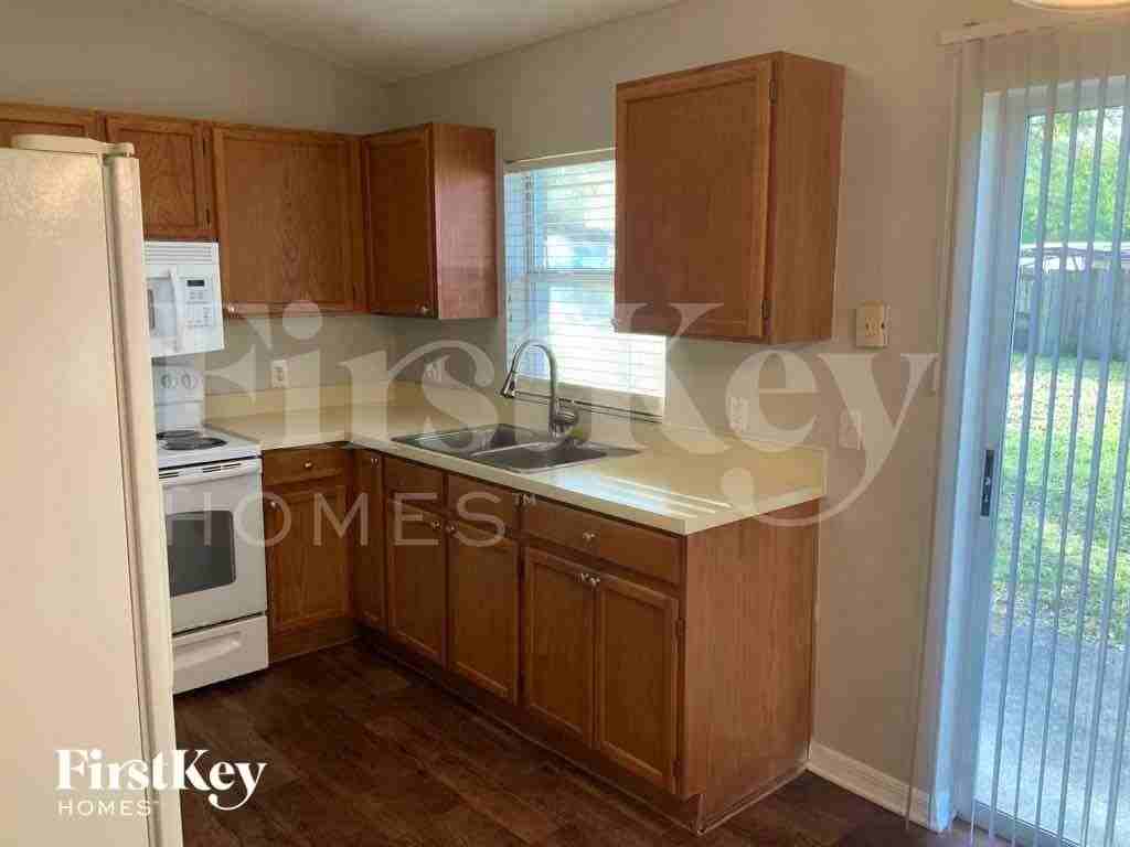 1414 Mara Ct - Photo 3 of 13
