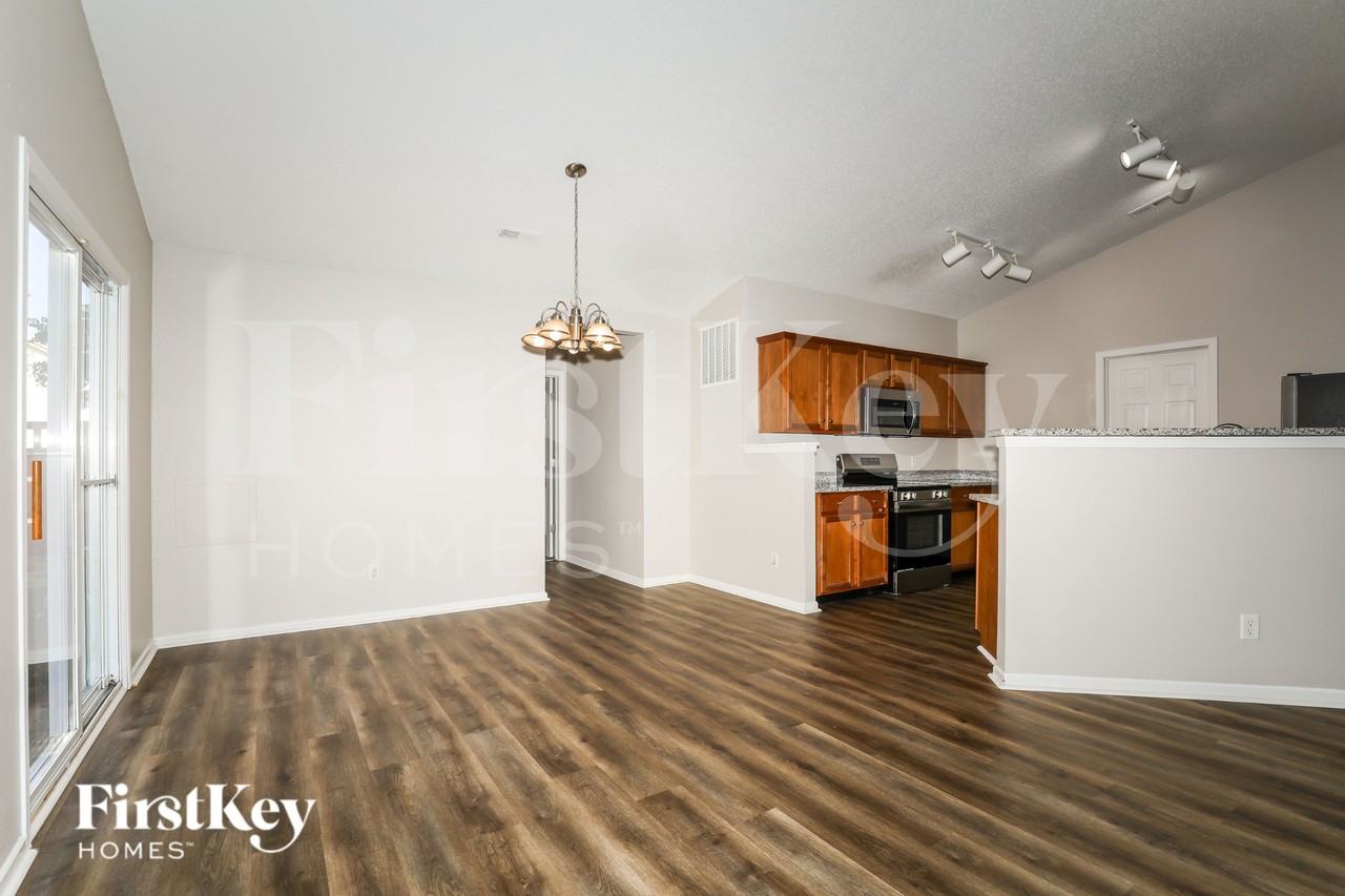 12168 Lindley Dr - Photo 4 of 19