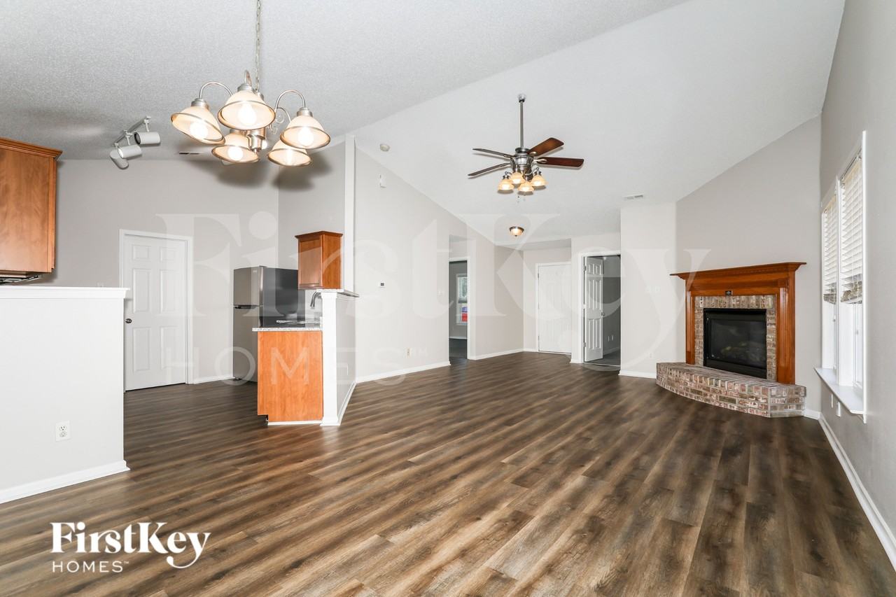 12168 Lindley Dr - Photo 5 of 19