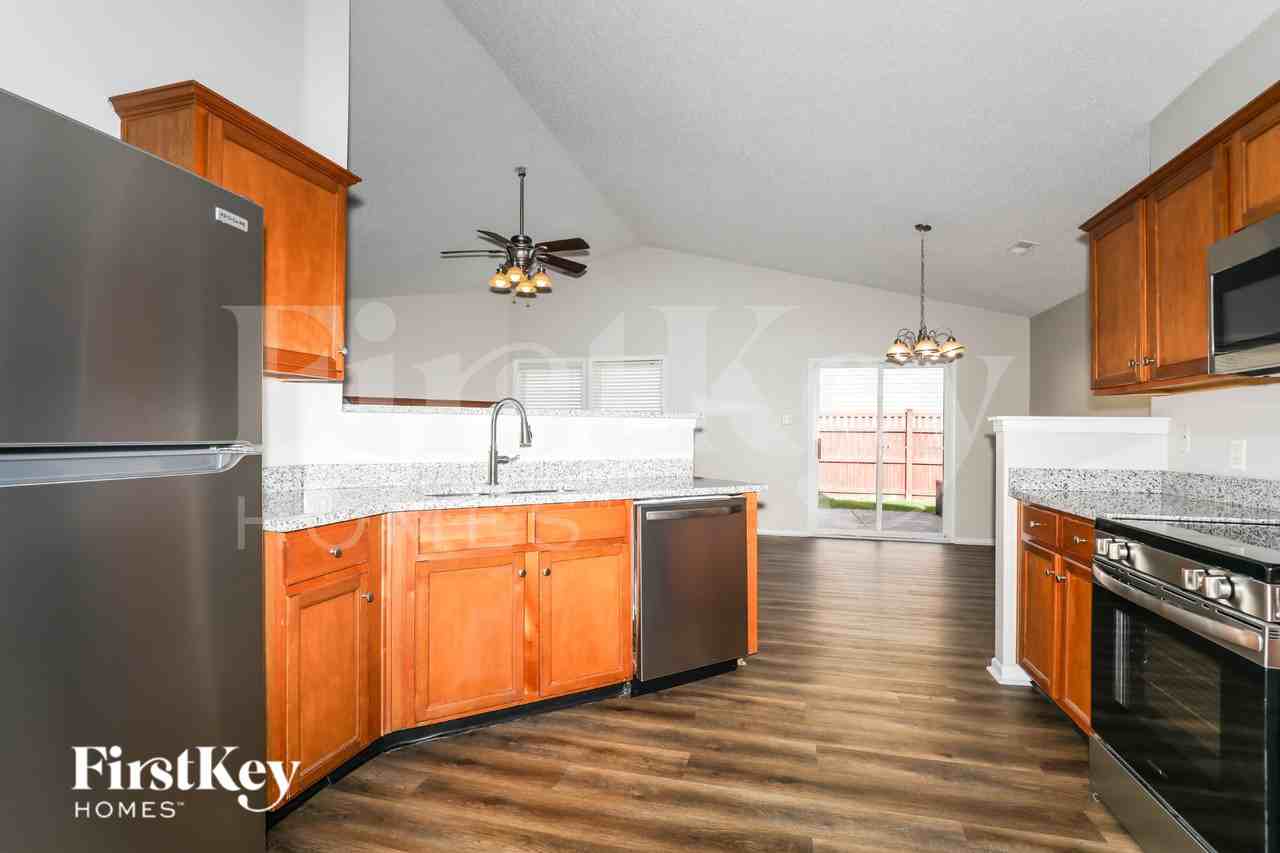 12168 Lindley Dr - Photo 7 of 19