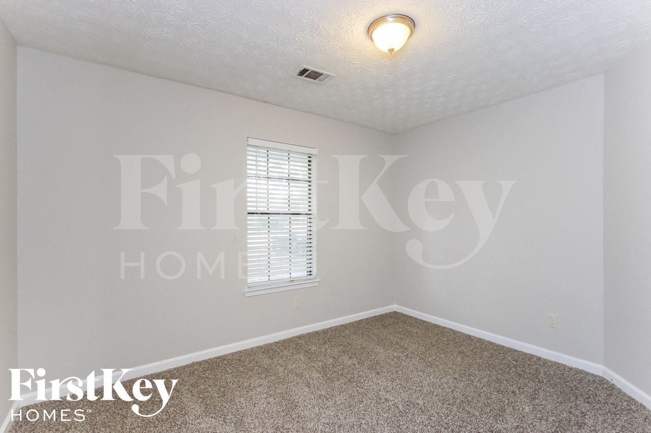 1207 Iron Gate Blvd - Photo 7 of 14