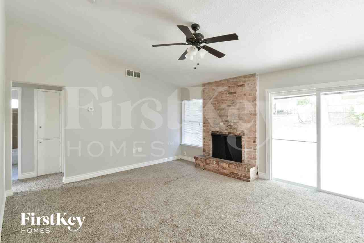 11822 El Sendero St - Photo 5 of 16