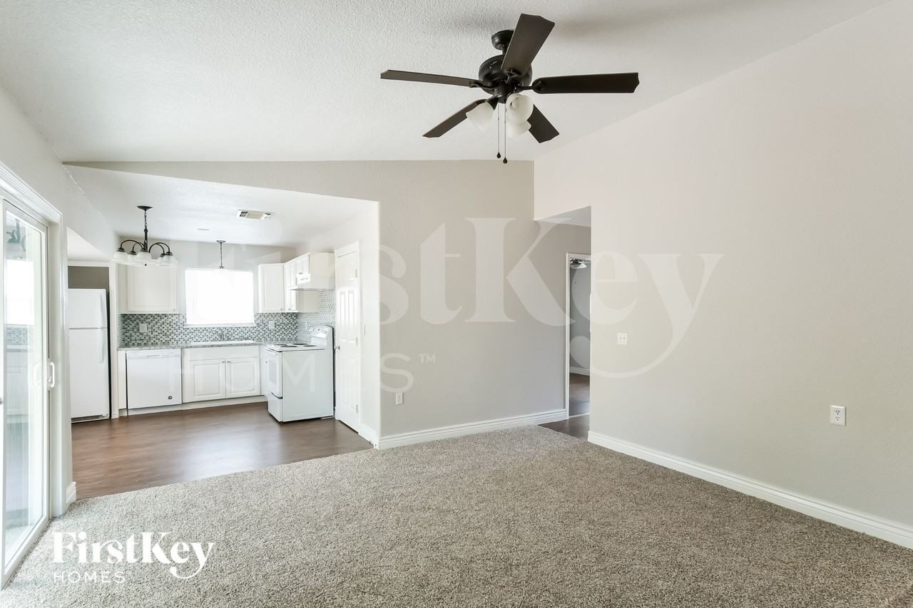 11822 El Sendero St - Photo 7 of 16