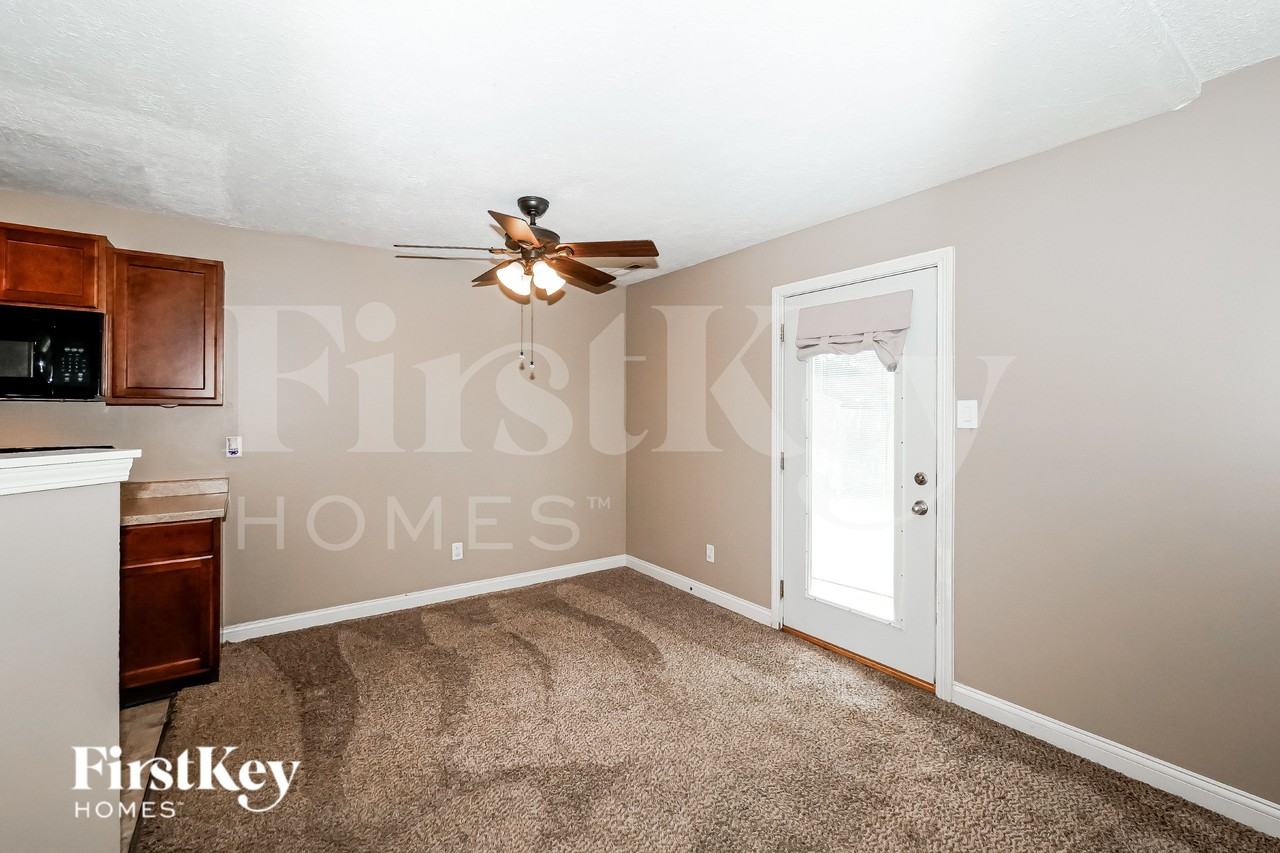 10855 Walnut Grv - Photo 6 of 16