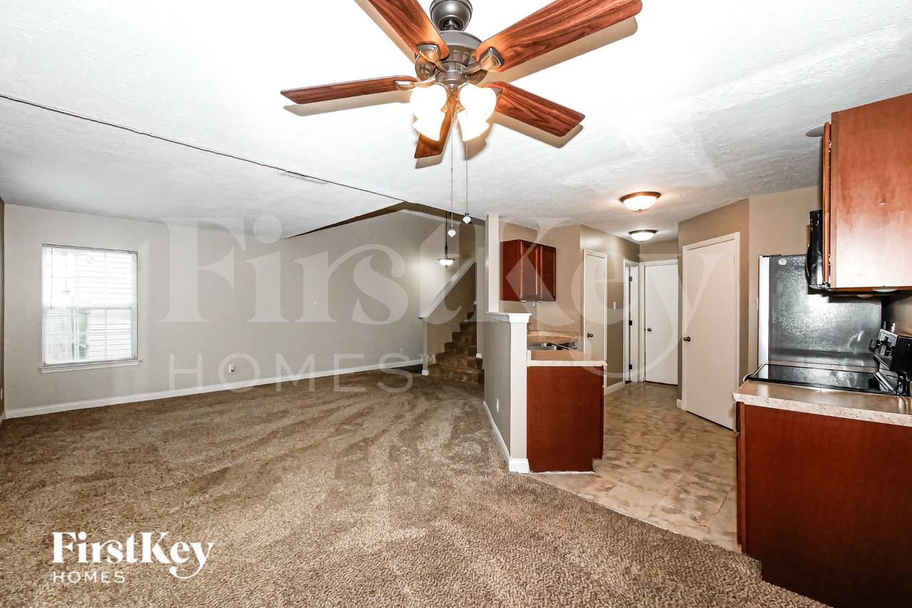 10855 Walnut Grv - Photo 7 of 16