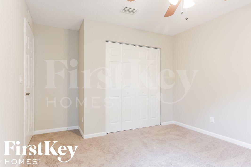1062 Sw Fenway Rd - Photo 6 of 14