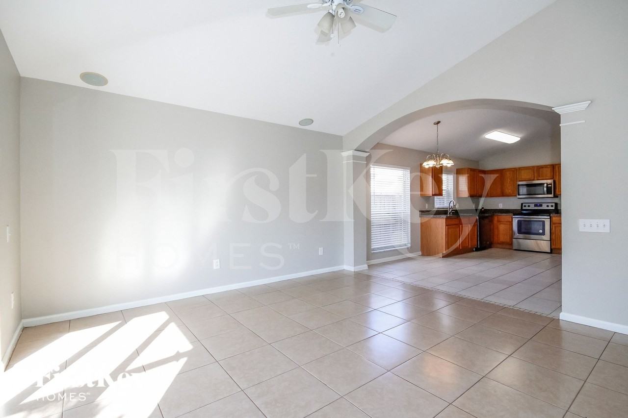 10214 Hunters Haven Blvd - Photo 2 of 15