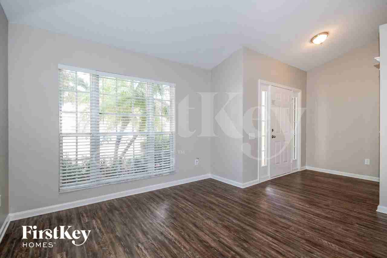 10214 Hunters Haven Blvd - Photo 3 of 15