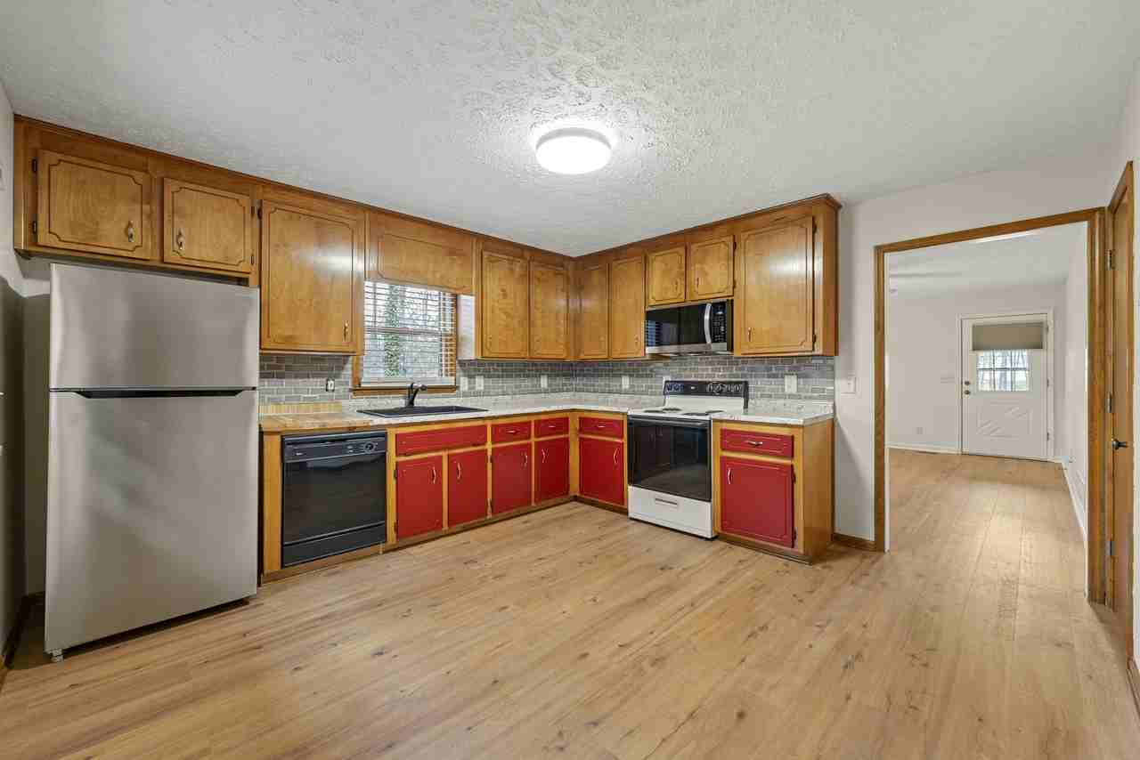 131 Mcwhirter Pl - Photo 4 of 15