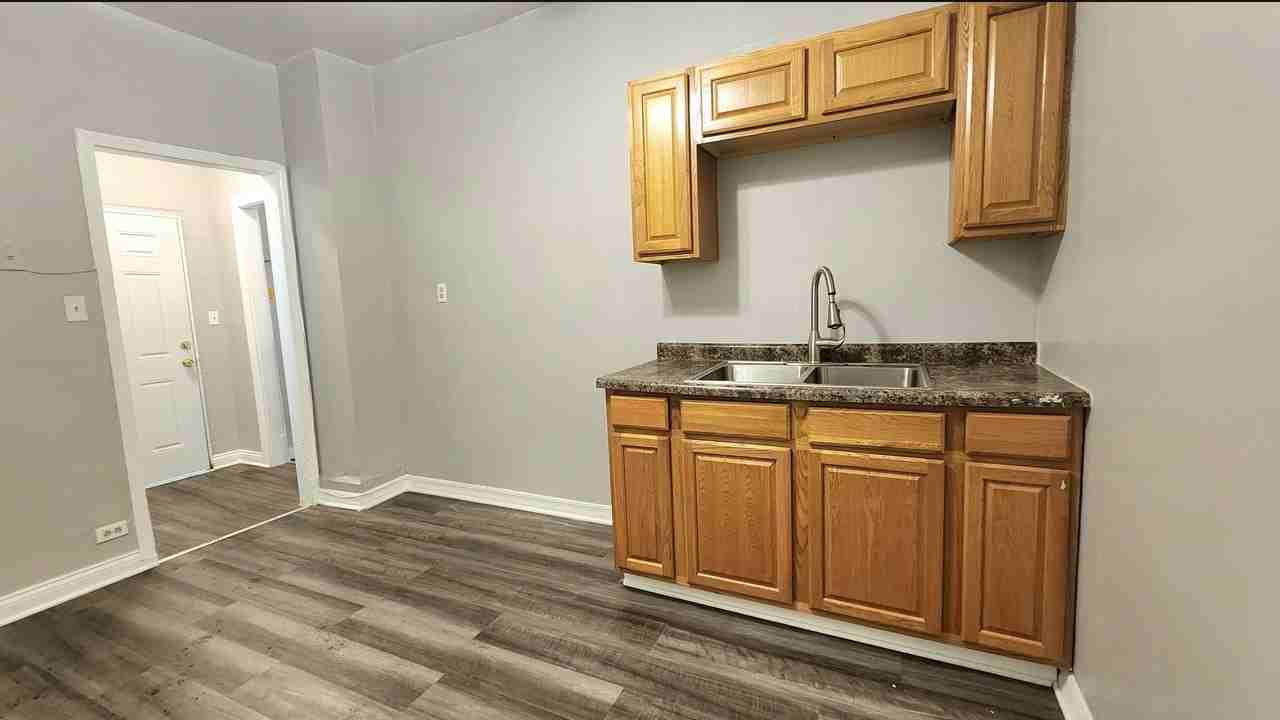544 W 117th St - Photo 5 of 9