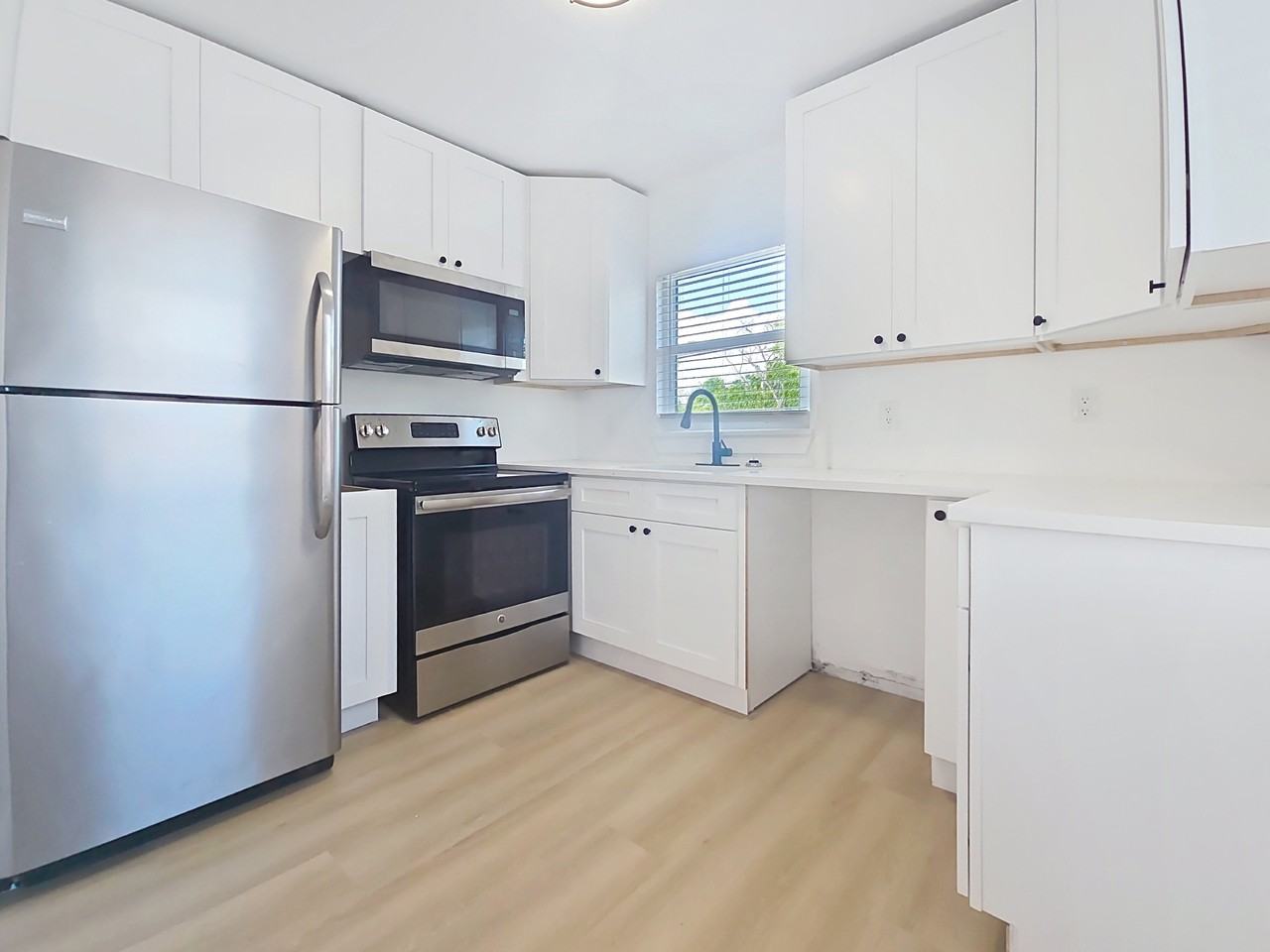 1035 15th Ave S #A - Photo 5 of 9