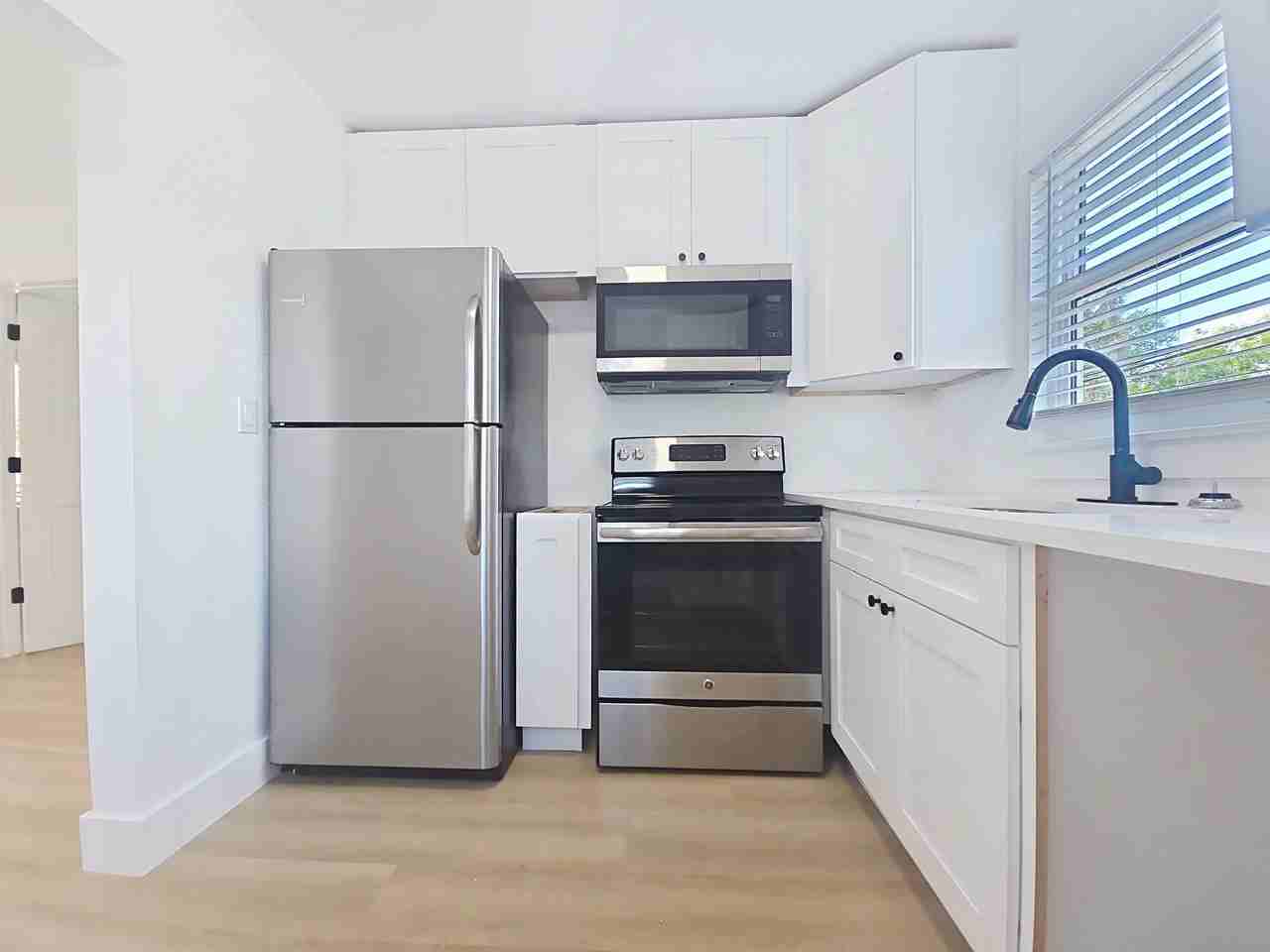 1035 15th Ave S #A - Photo 6 of 9