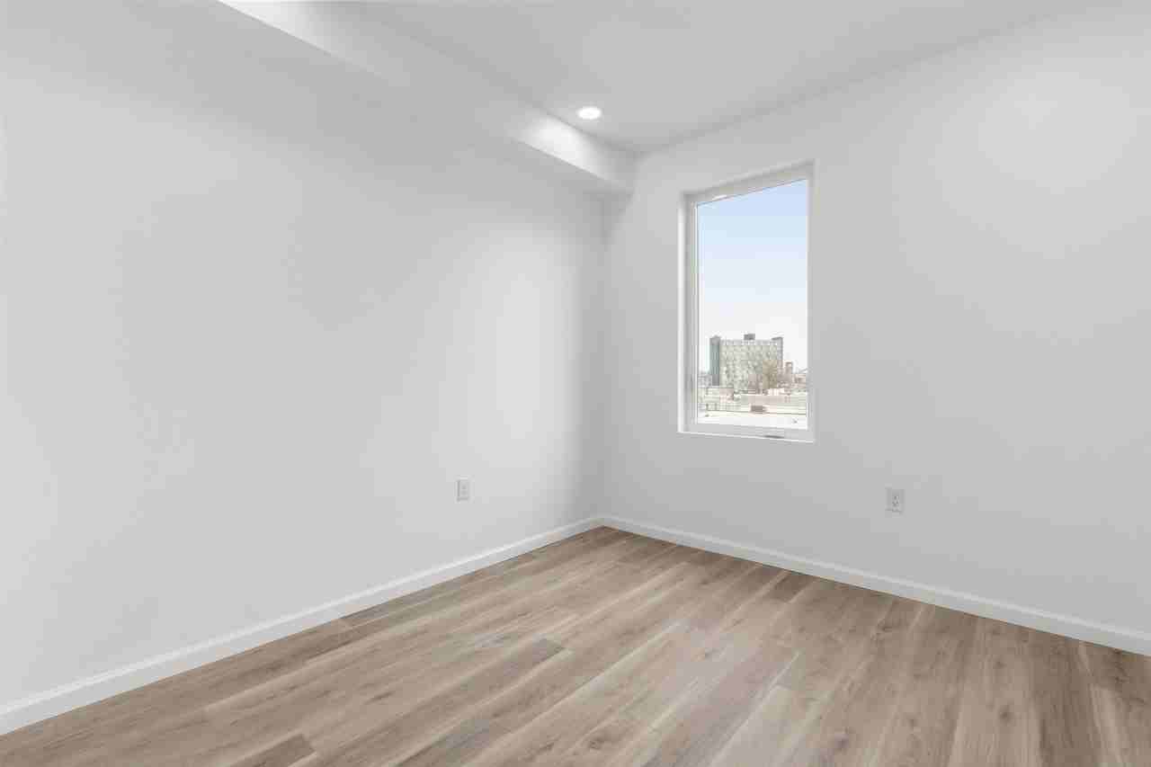 5061 Parrish St #1 - Photo 3 of 5