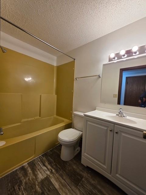 1676 9th St N #4 - Photo 5 of 20