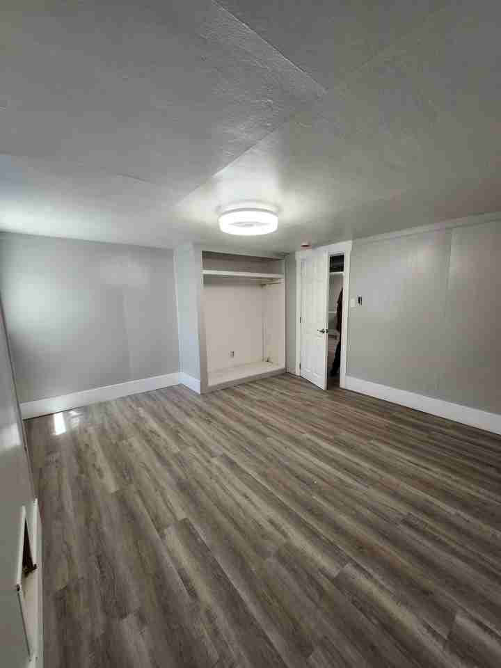1011 N Front St - Photo 2 of 20