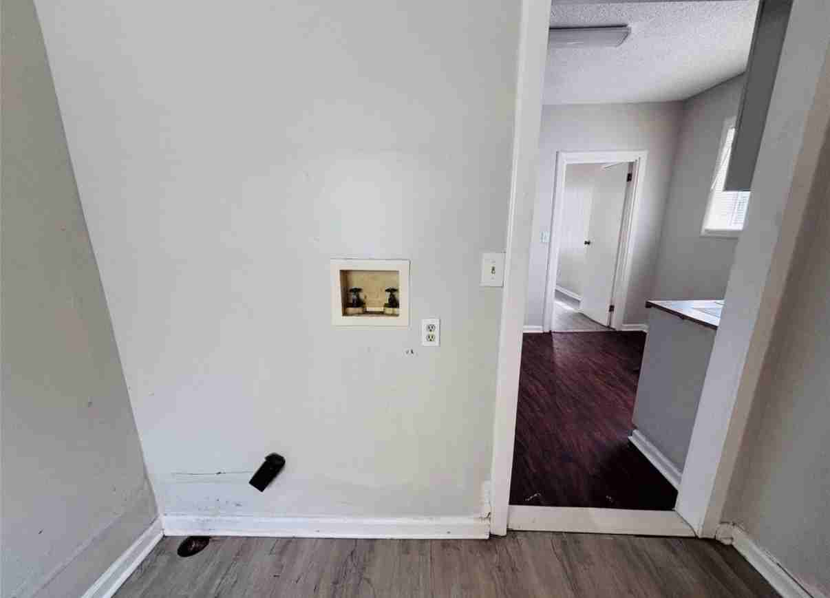 218 Broadway St - Photo 5 of 13
