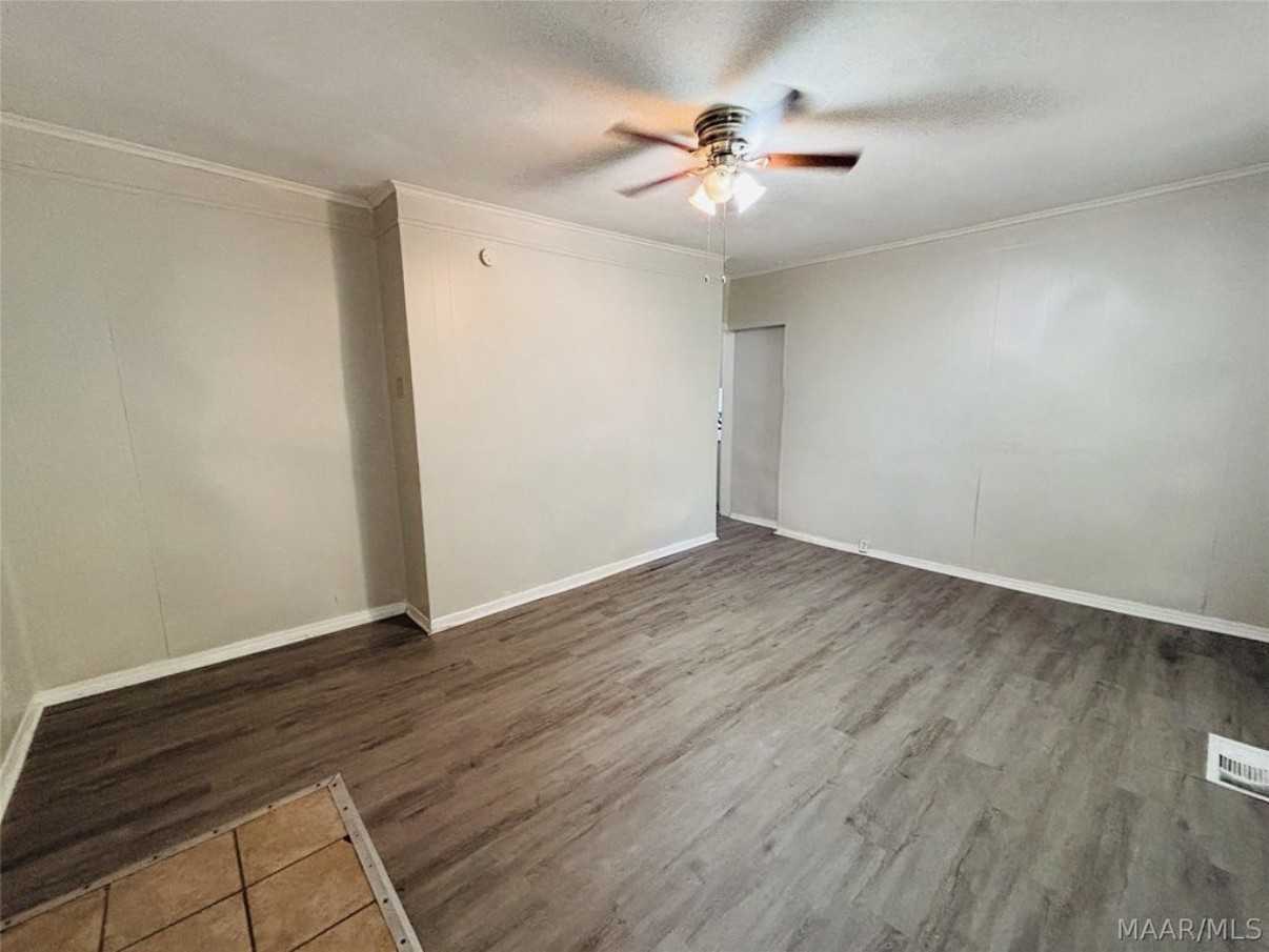 218 Broadway St - Photo 6 of 13