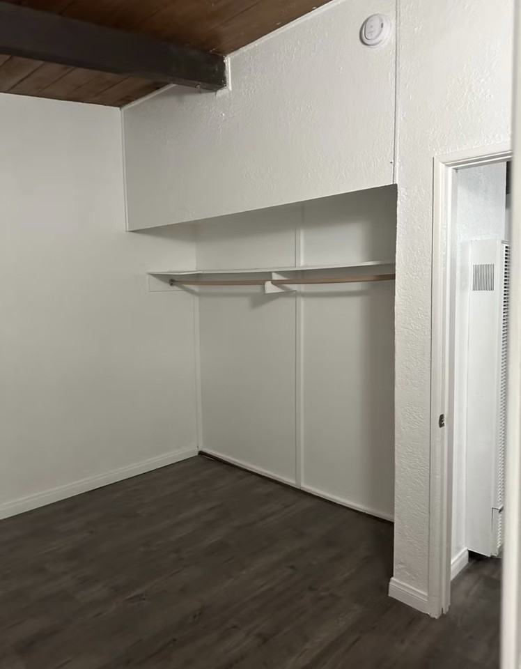 626 66th St - Photo 5 of 11