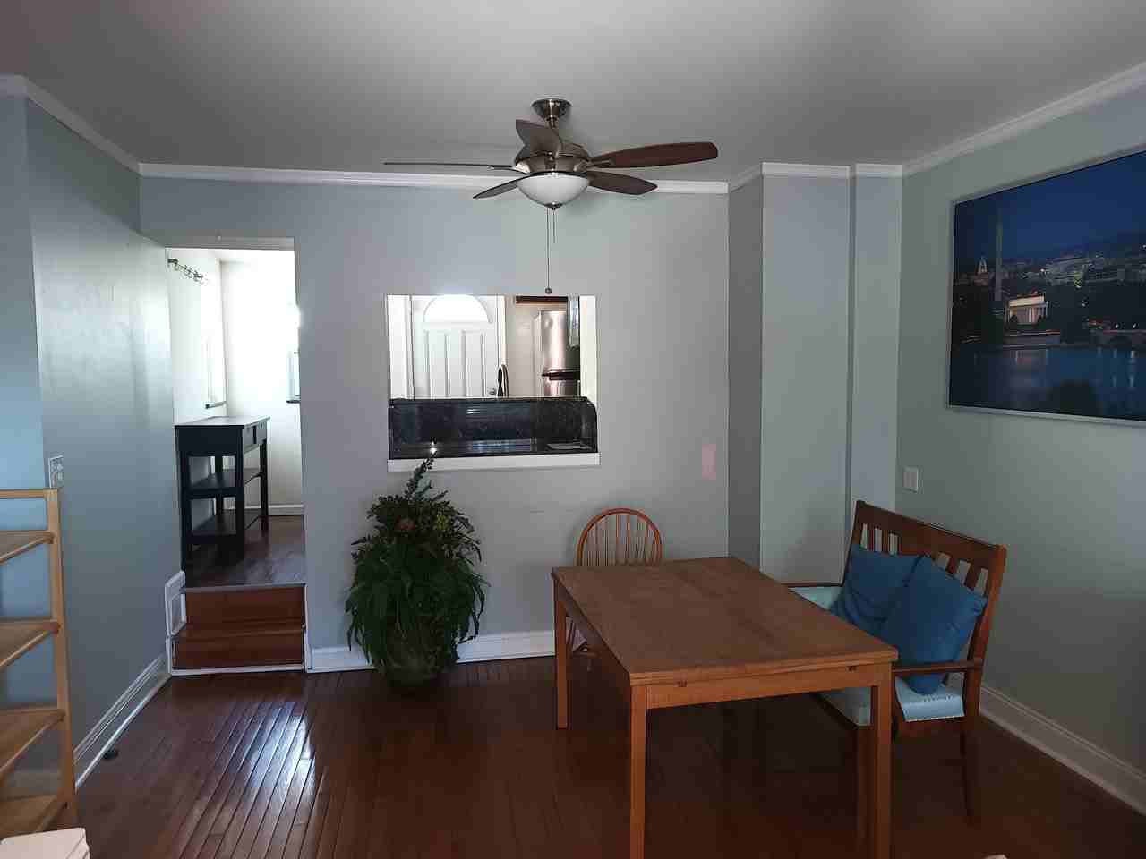 137 Moore St - Photo 3 of 6