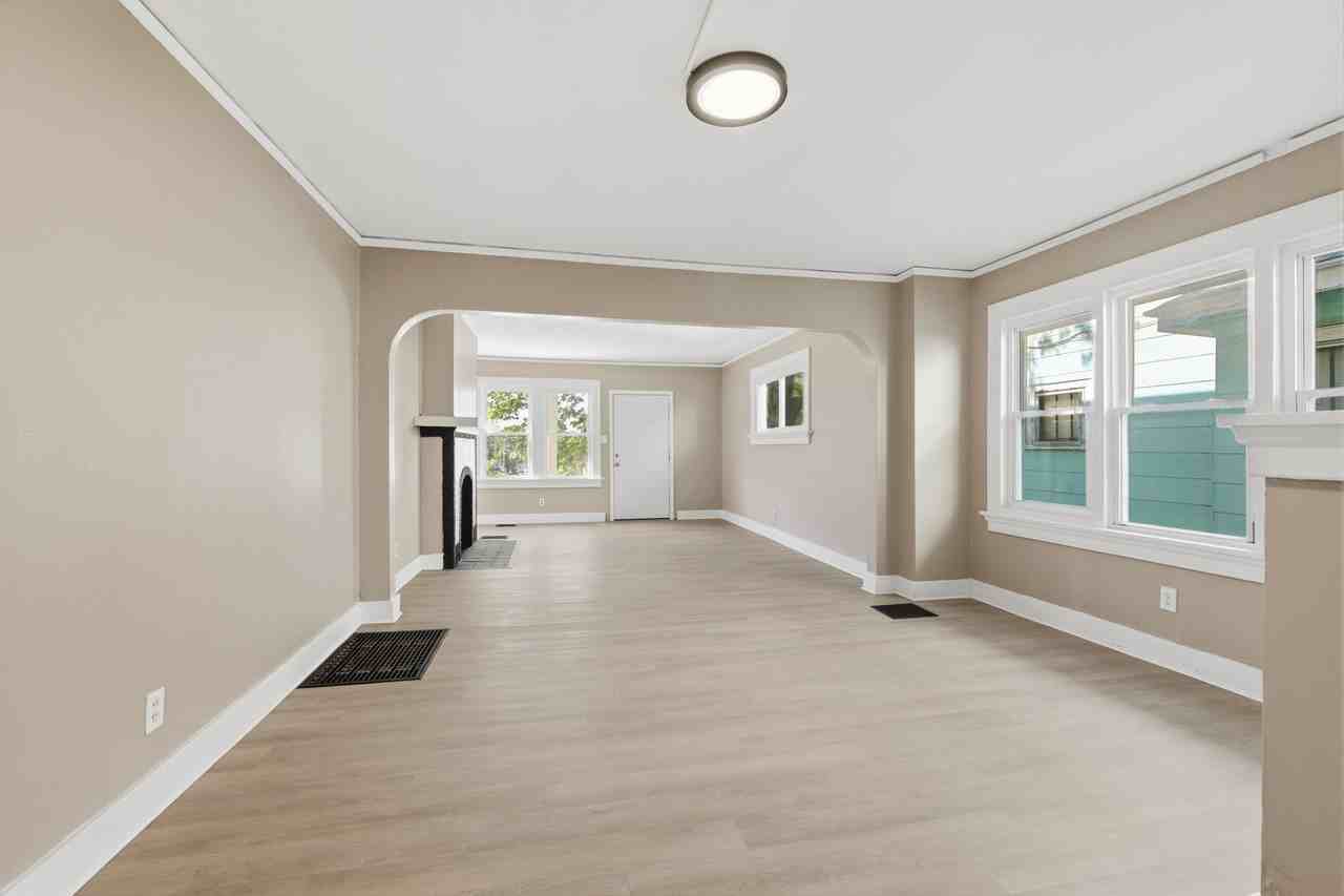 1119 Superior Ave #1119 - Photo 4 of 25