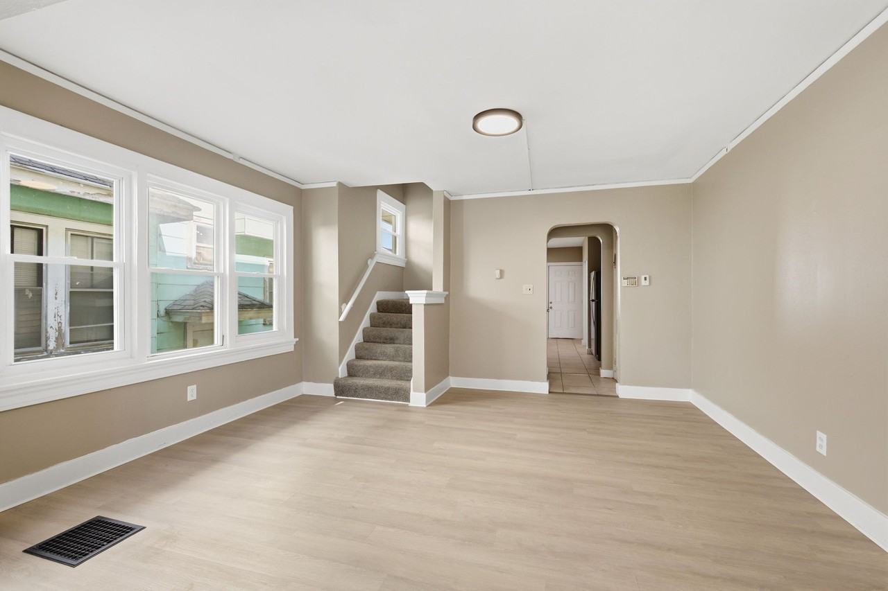 1119 Superior Ave #1119 - Photo 5 of 25