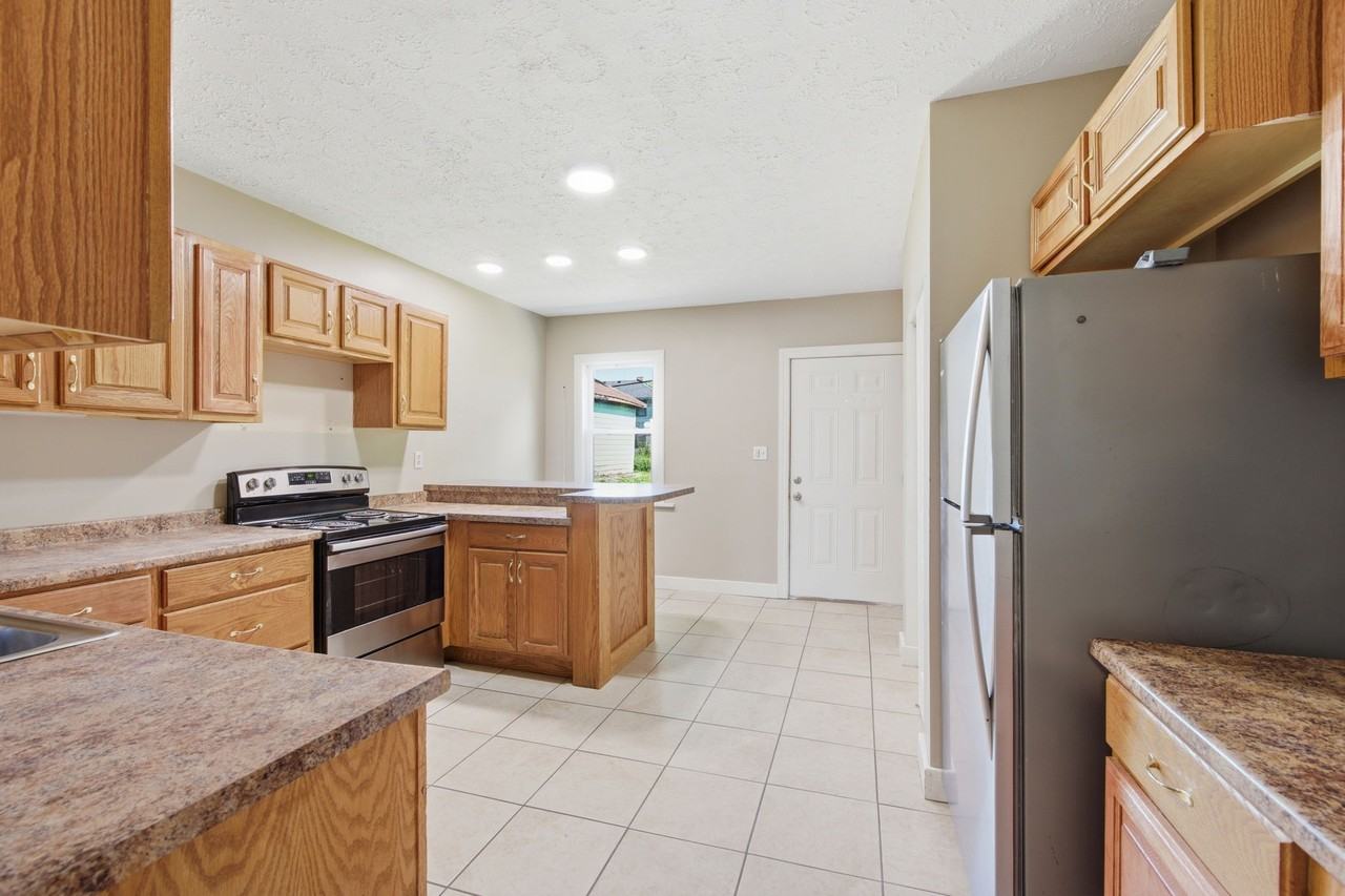 1119 Superior Ave #1119 - Photo 6 of 25