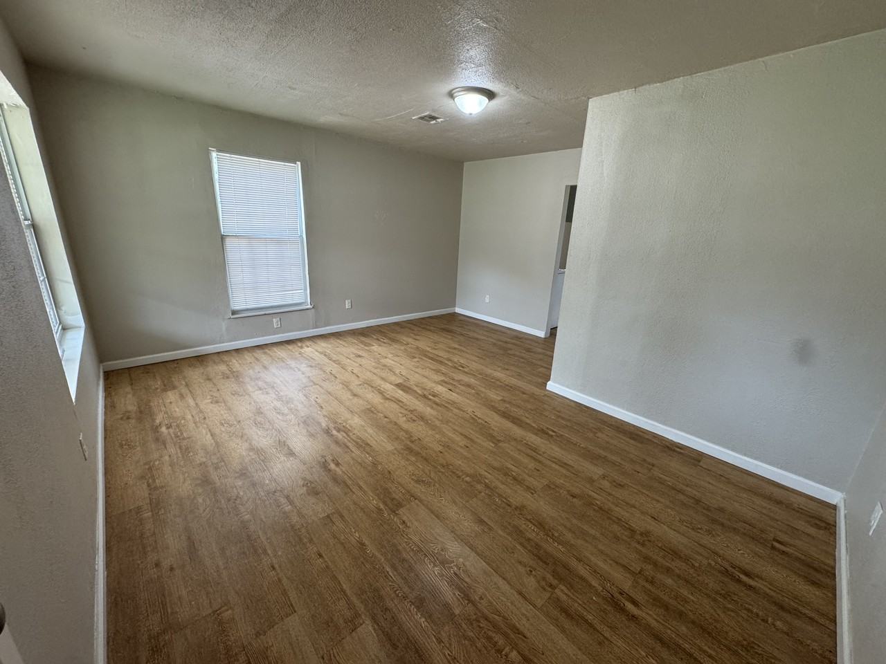 3416 S Liberty Ave - Photo 2 of 13