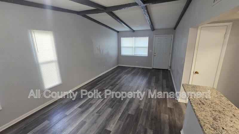 3039 Saint Paul Dr - Photo 2 of 15