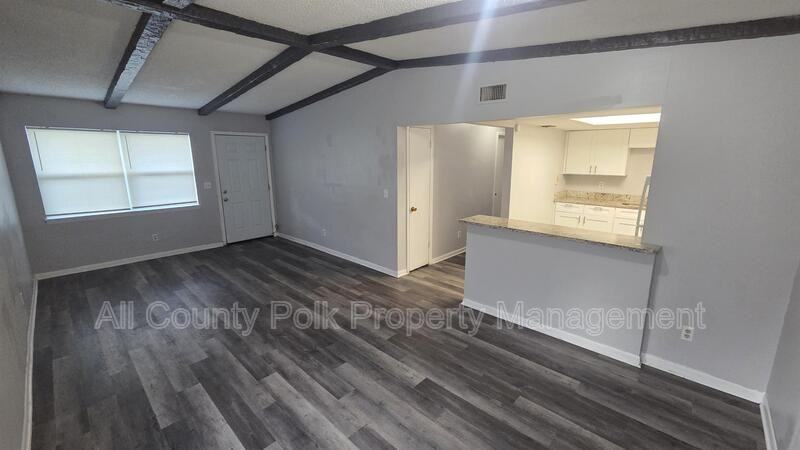 3039 Saint Paul Dr - Photo 4 of 15