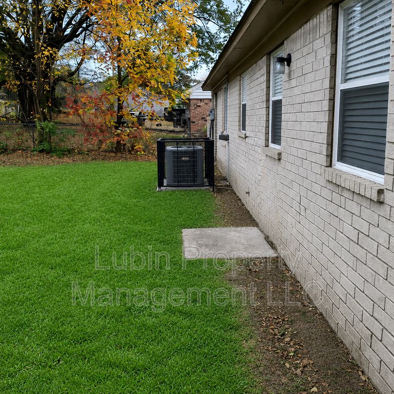 1221 Tahoe Rd - Photo 2 of 9
