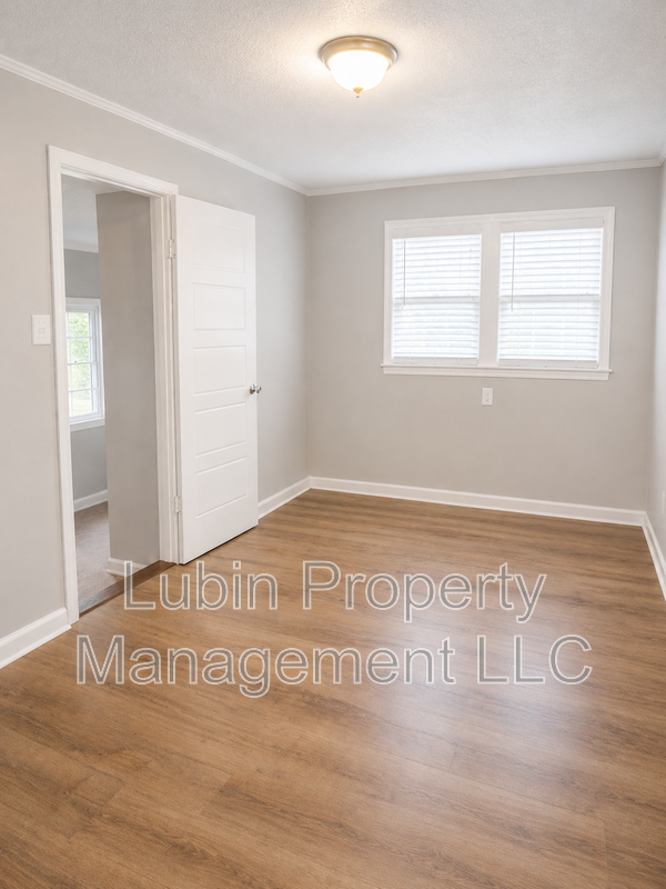 1758 Mcmillan St - Photo 3 of 5