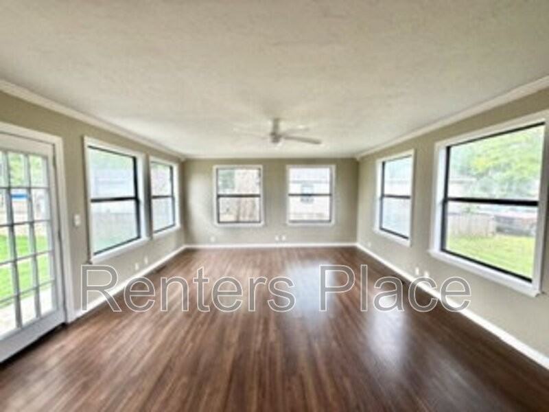 5501 S Newport Ave - Photo 4 of 19