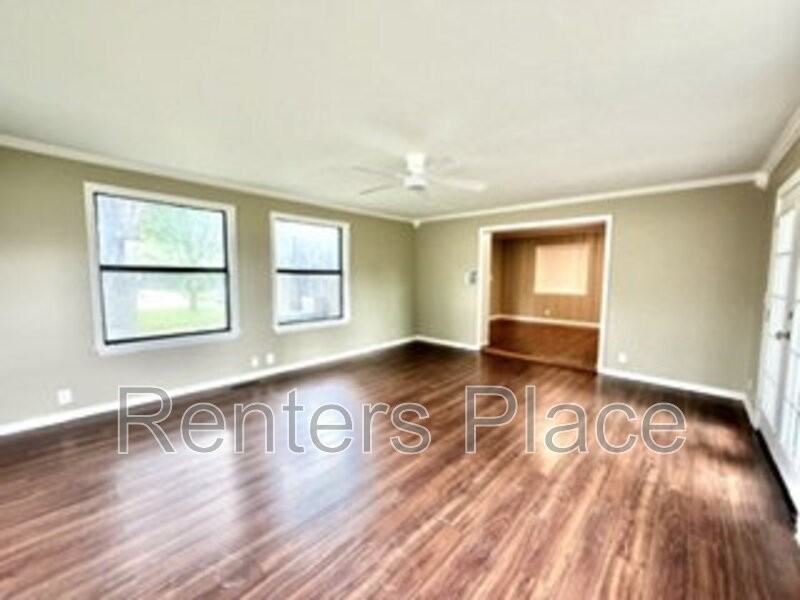 5501 S Newport Ave - Photo 5 of 19