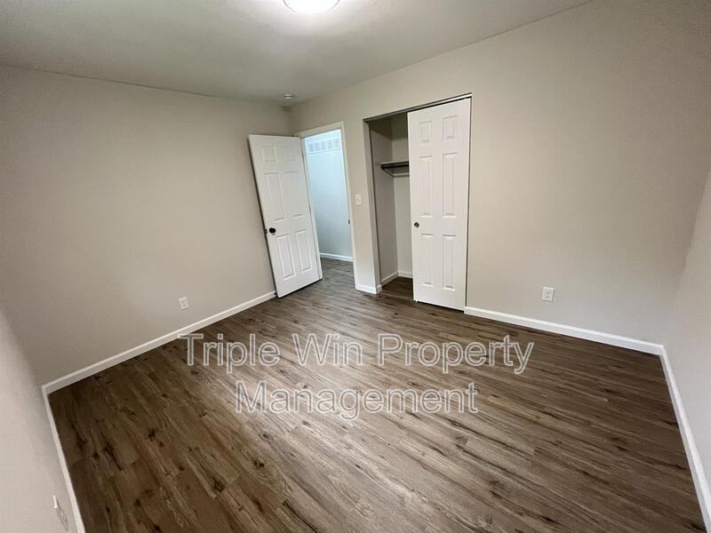 1014 Sunridge Trl W - Photo 7 of 29